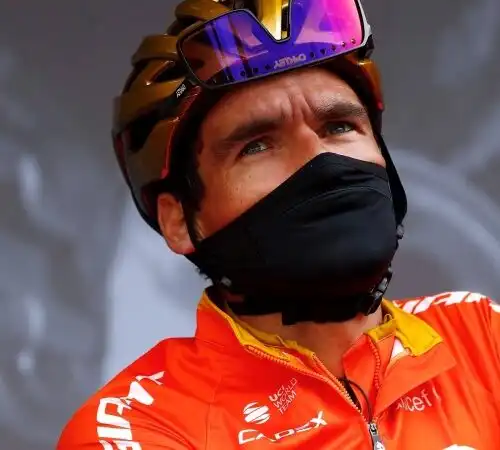 Brutta caduta e stagione finita per Van Avermaet