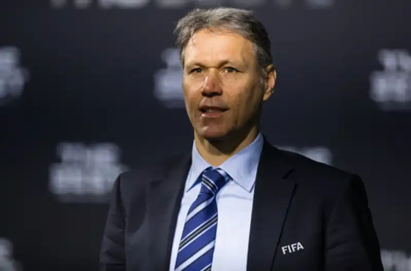 Marco Van Basten cambia vita