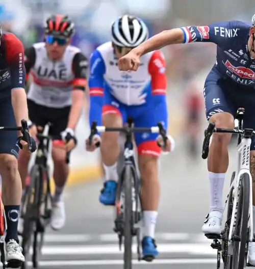 Trionfo al Giro delle Fiandre, Mathieu Van der Poel non ci crede