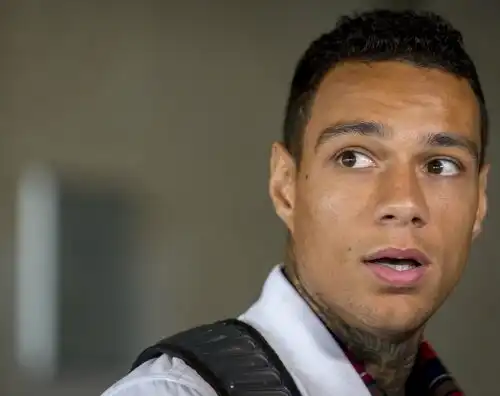 Van der Wiel manda frecciate al Cagliari