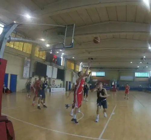 Varese, vittoria sudata