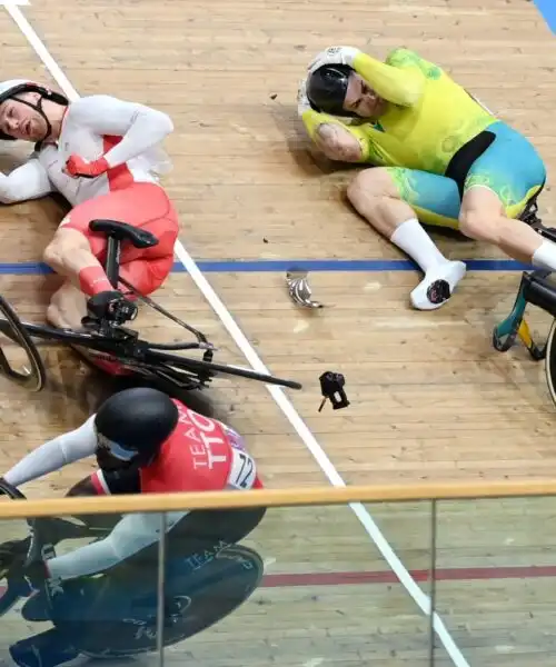 Terrificante scontro tra due assi della bicicletta. Le foto dell’incidente