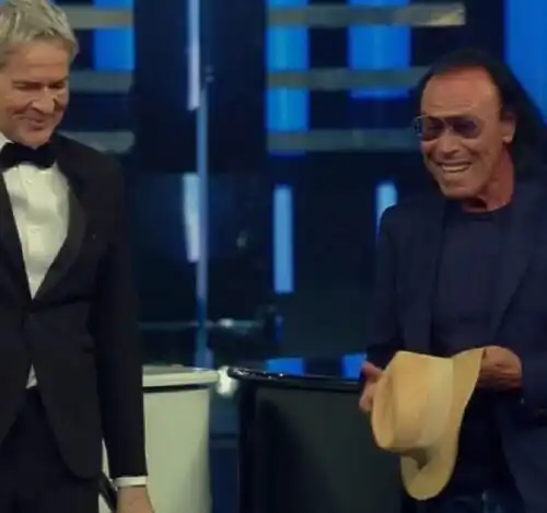 Sanremo 2019, tutti in piedi per Venditti e Ornella Vanoni