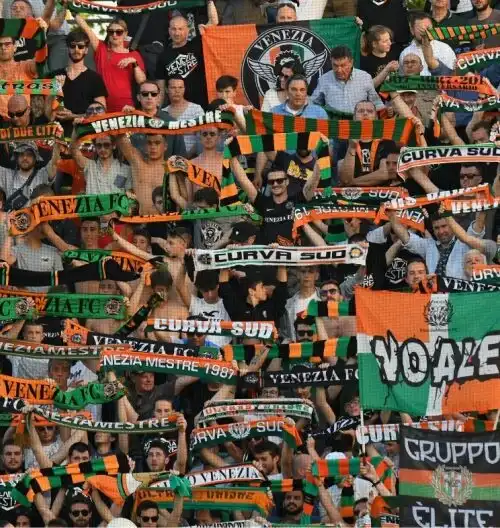 Venezia, svelata l’identità del giocatore positivo
