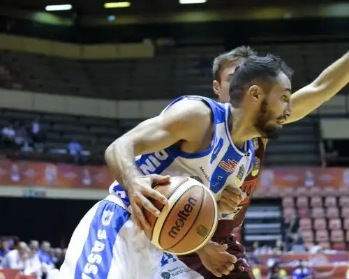 Sassari supera Reggio Emilia nel lunch match