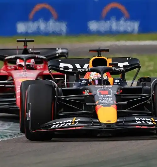F1, Max Verstappen si prende la Sprint Race: battuto Charles Leclerc