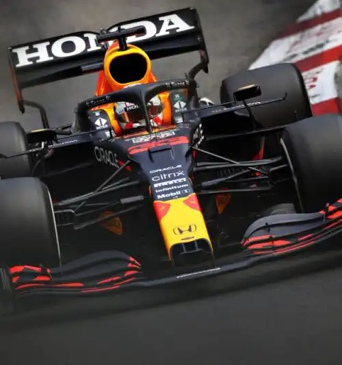 Max Verstappen si prende Monte Carlo e il primato