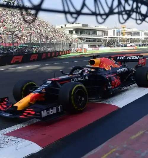 F1, Max Verstappen senza rivali nelle libere in Messico