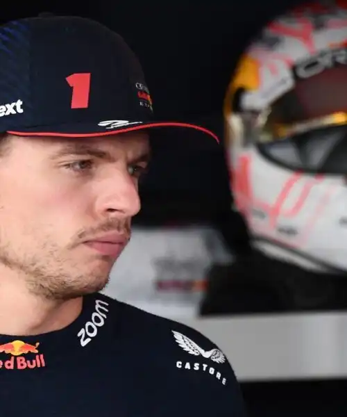 Max Verstappen, dura risposta alle critiche: le foto