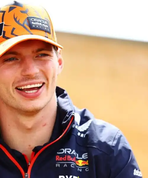 Max Verstappen ammette il suo errore: ”Che imbarazzo”. Le foto