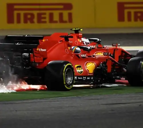 Sebastian Vettel tira le orecchie a Charles Leclerc
