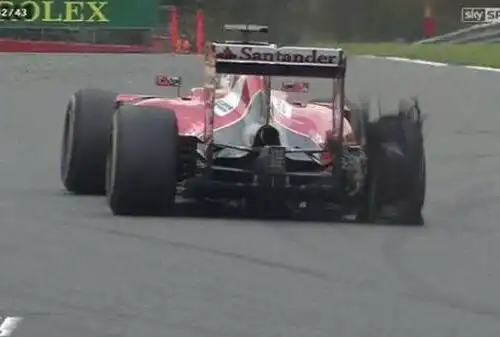 Vettel, la Pirelli dà la colpa alla pista