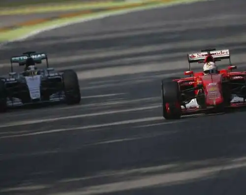 Vettel nella scia delle Mercedes
