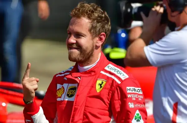 Vettel: “Leclerc non abbia fretta”