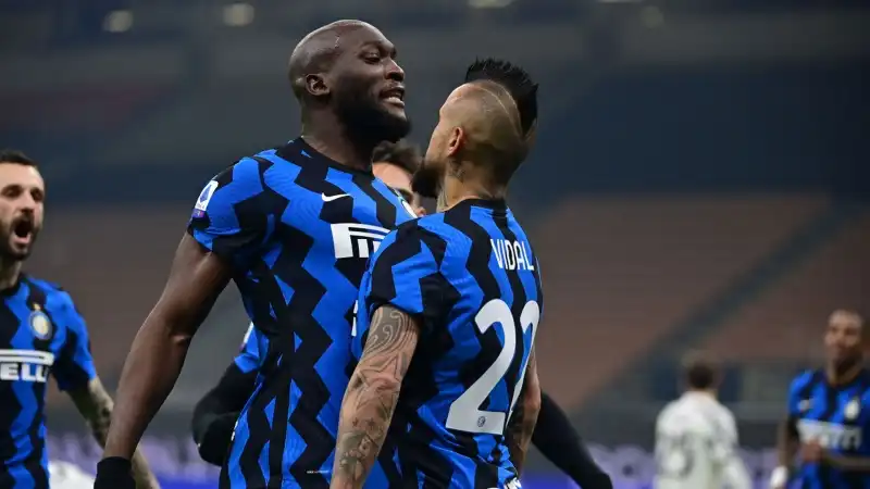 L’Inter non dà scampo alla Juventus: 2-0