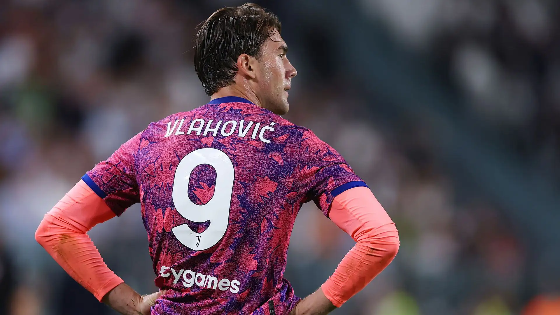 La linea del club è chiara: Vlahovic partirà solo per offerte irrinunciabili
