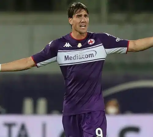 Vlahovic, la Fiorentina non ci sta: “Non era autorizzato”