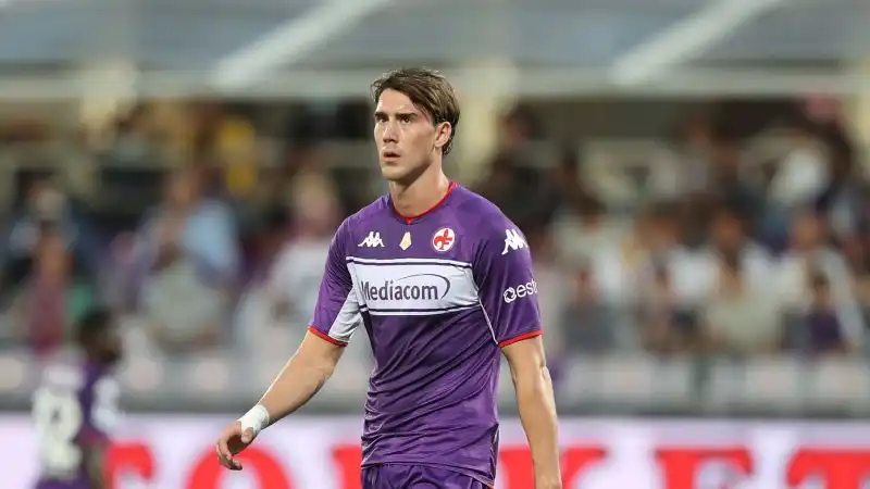 Vlahovic chiude la porta: “Basta parlare con la Fiorentina”