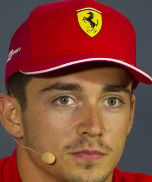 Voci di divorzio. Ma sono (almeno) 10 i motivi per cui la Ferrari non deve farsi scappare Charles Leclerc