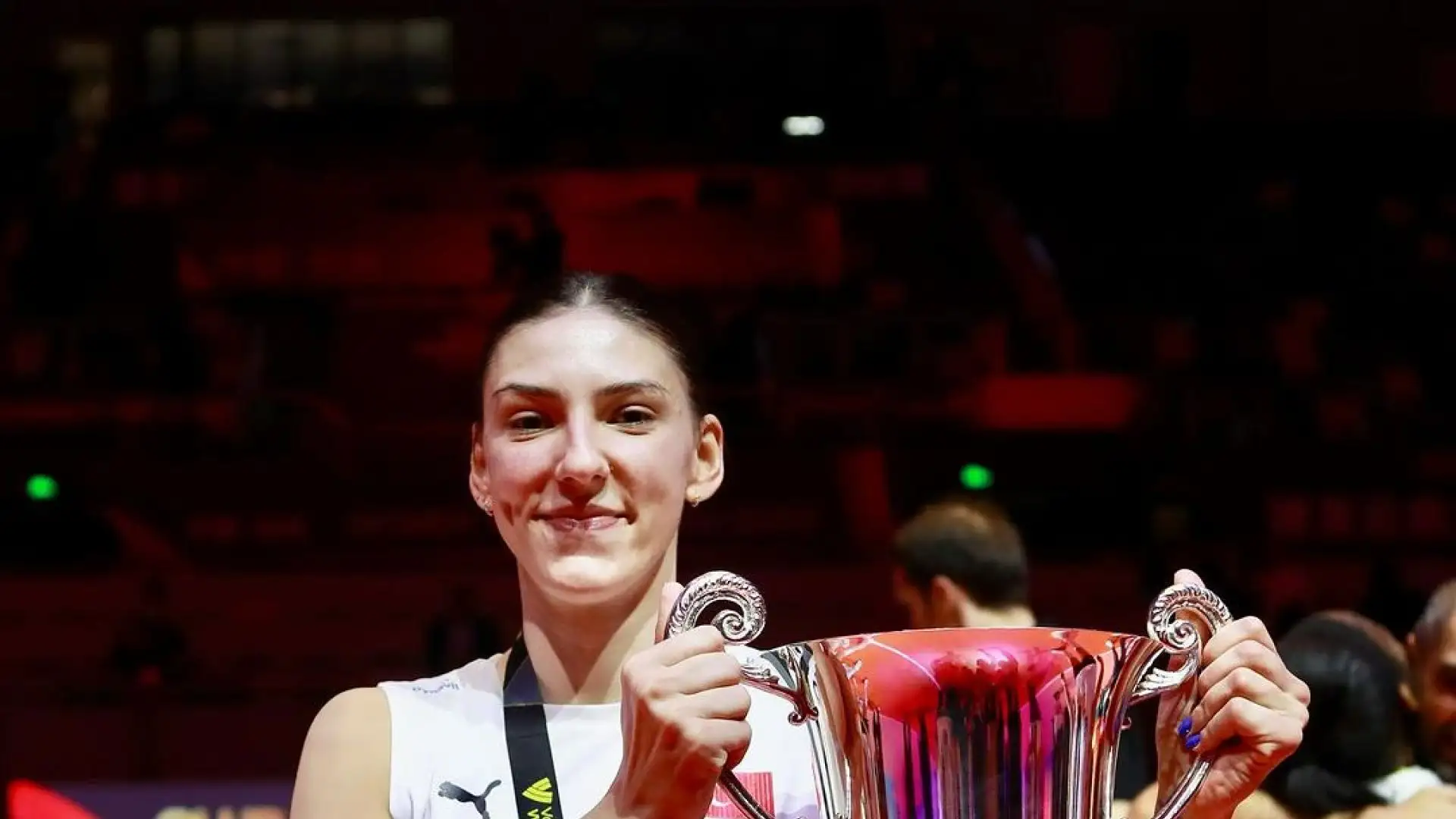Sconfitto il VakifBank Istanbul con un punteggio di 3-2 (19-25; 25-23; 25-23; 23-25; 15-9) nell'appassionante finale che si è tenuta ad Hangzhou, in Cina.
