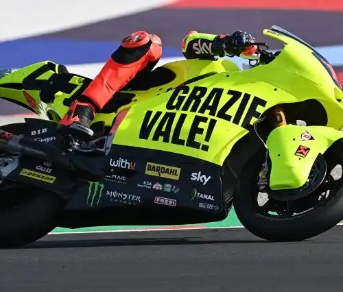 Il Team Sky VR46 e l’omaggio a Valentino Rossi: “Pelle d’oca”