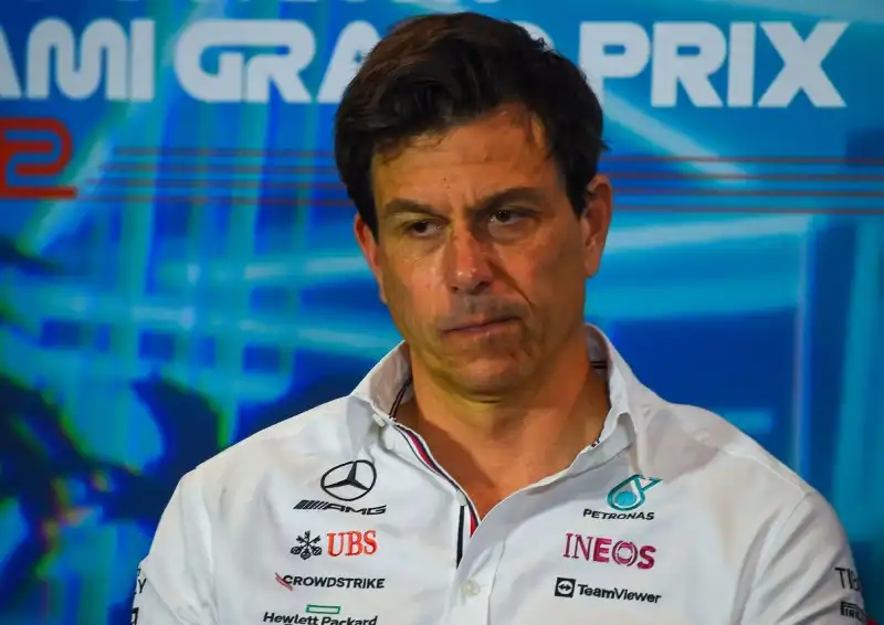 F1 Mercedes, Toto Wolff alza i toni contro la Red Bull: parole durissime