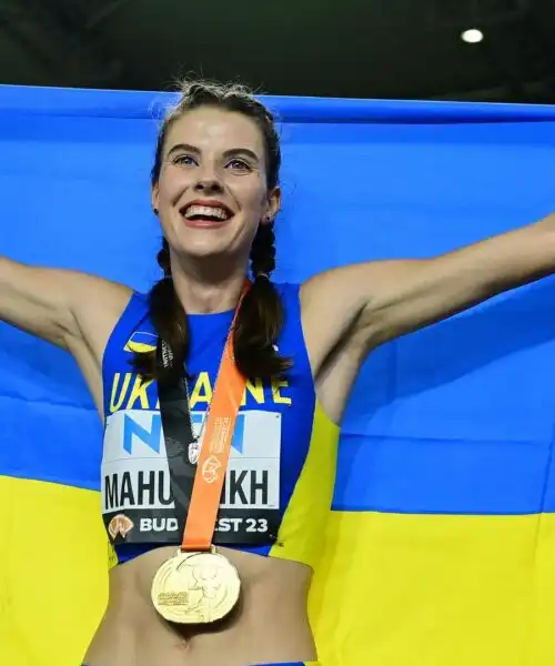 Yaroslava Mahuchikh, le immagini di una medaglia d’oro dai mille significati