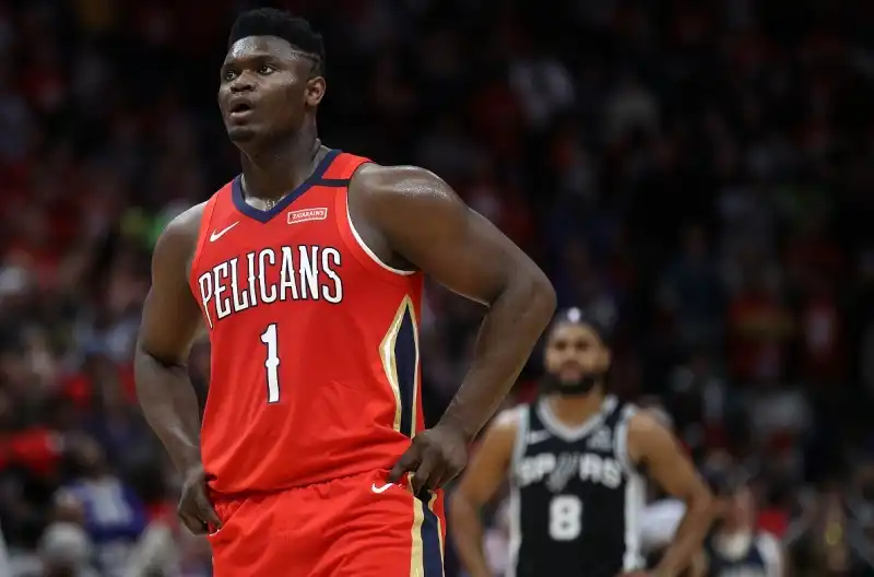 NBA, Zion Williamson resta ai Pelicans per 231 milioni di dollari