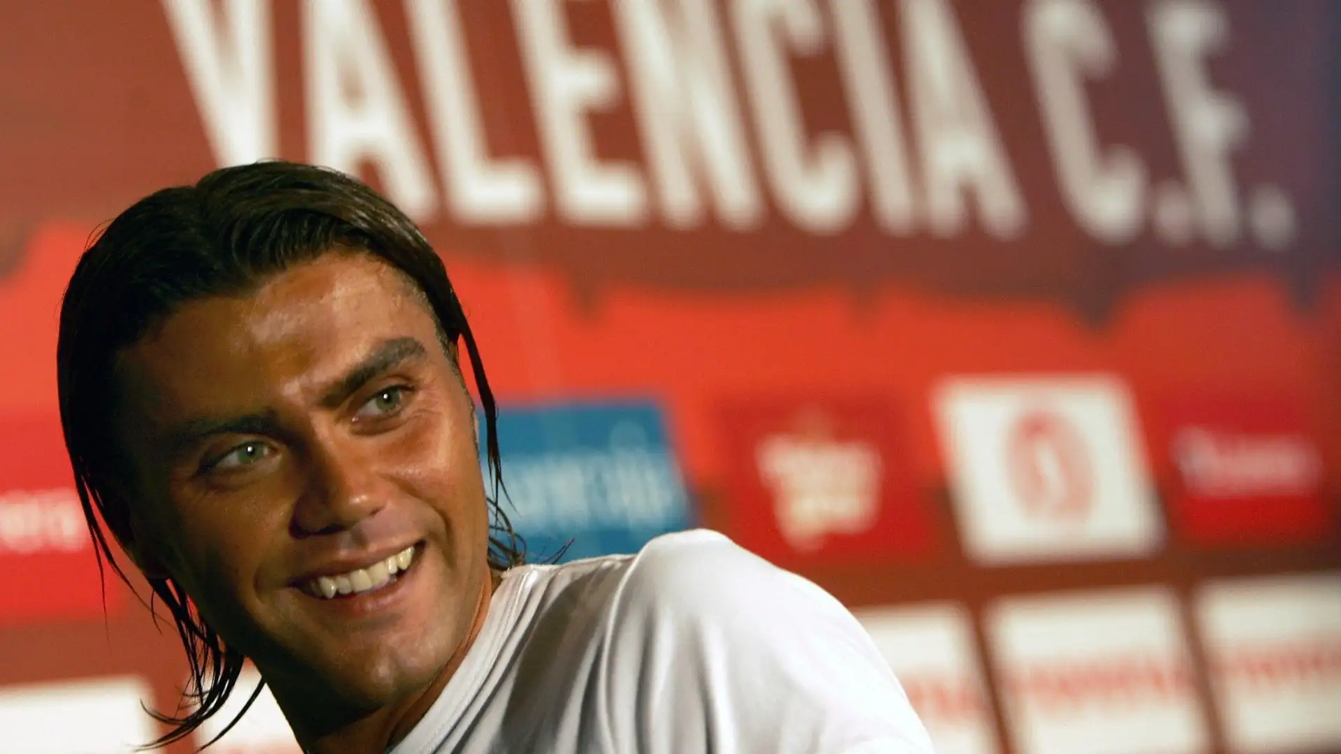 Il bomber avrebbe dovuto partecipare anche alla gloriosa spedizione tedesca nei Mondiali del 2006 ma dovette dare forfait a causa di un guaio muscolare
