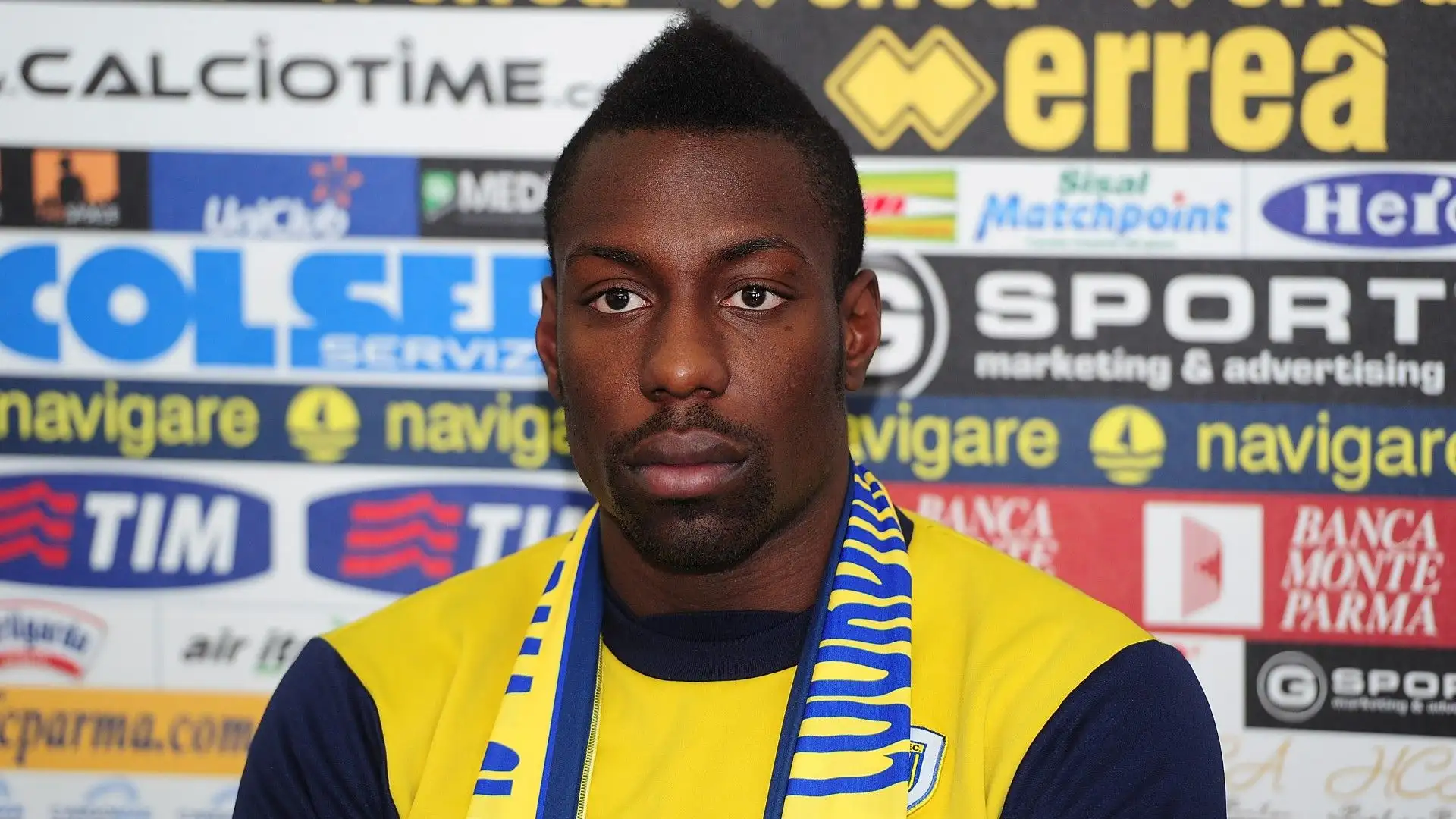 Dopo il prestito al Bari il Parma l'ha acquistato a titolo definitivo nel 2012 e l'ha girato in prestito allo Spezia

