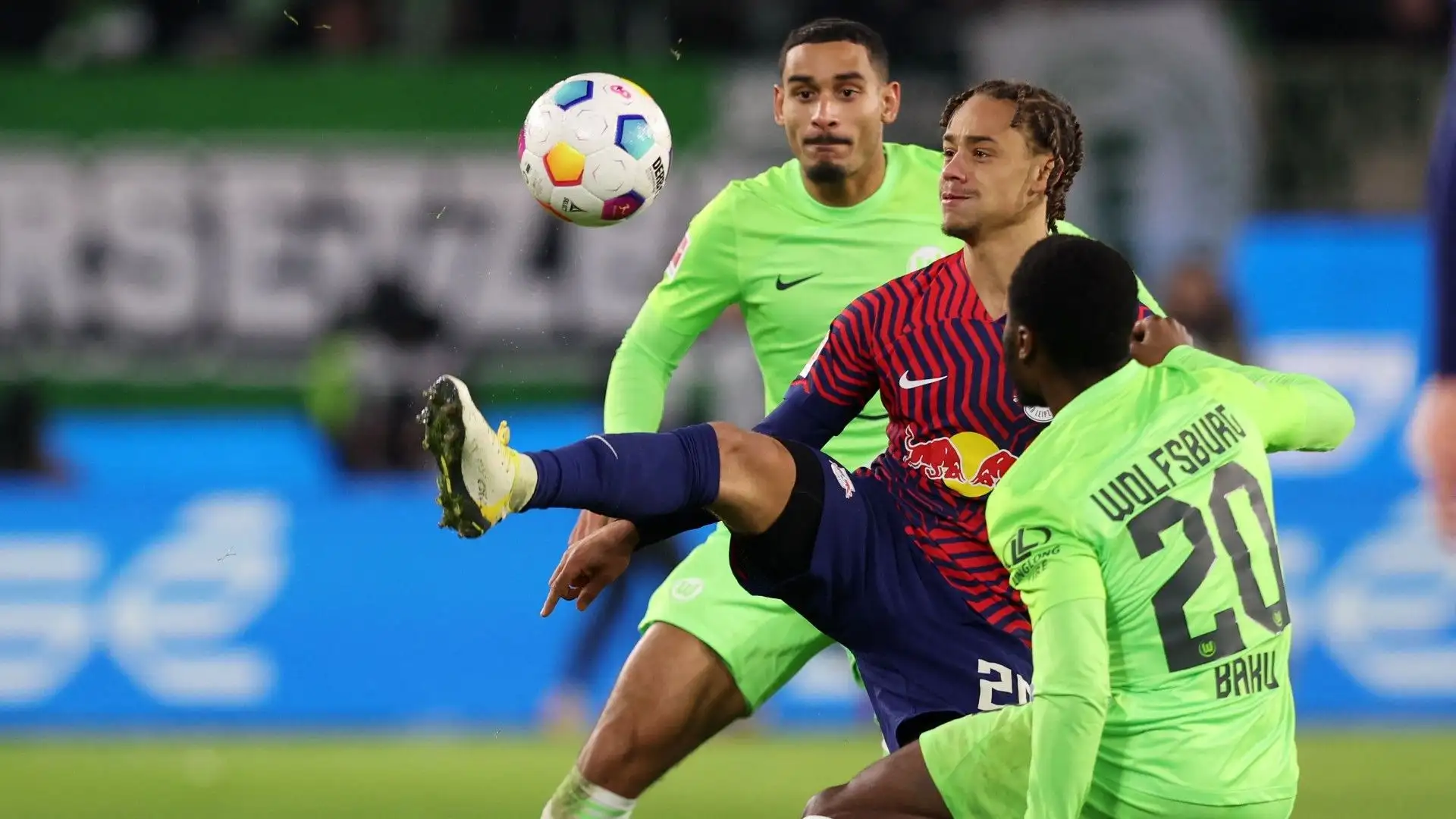 Lacroix è cresciuto nello Sochaux e nel 2020 si è trasferito al Wolfsburg
