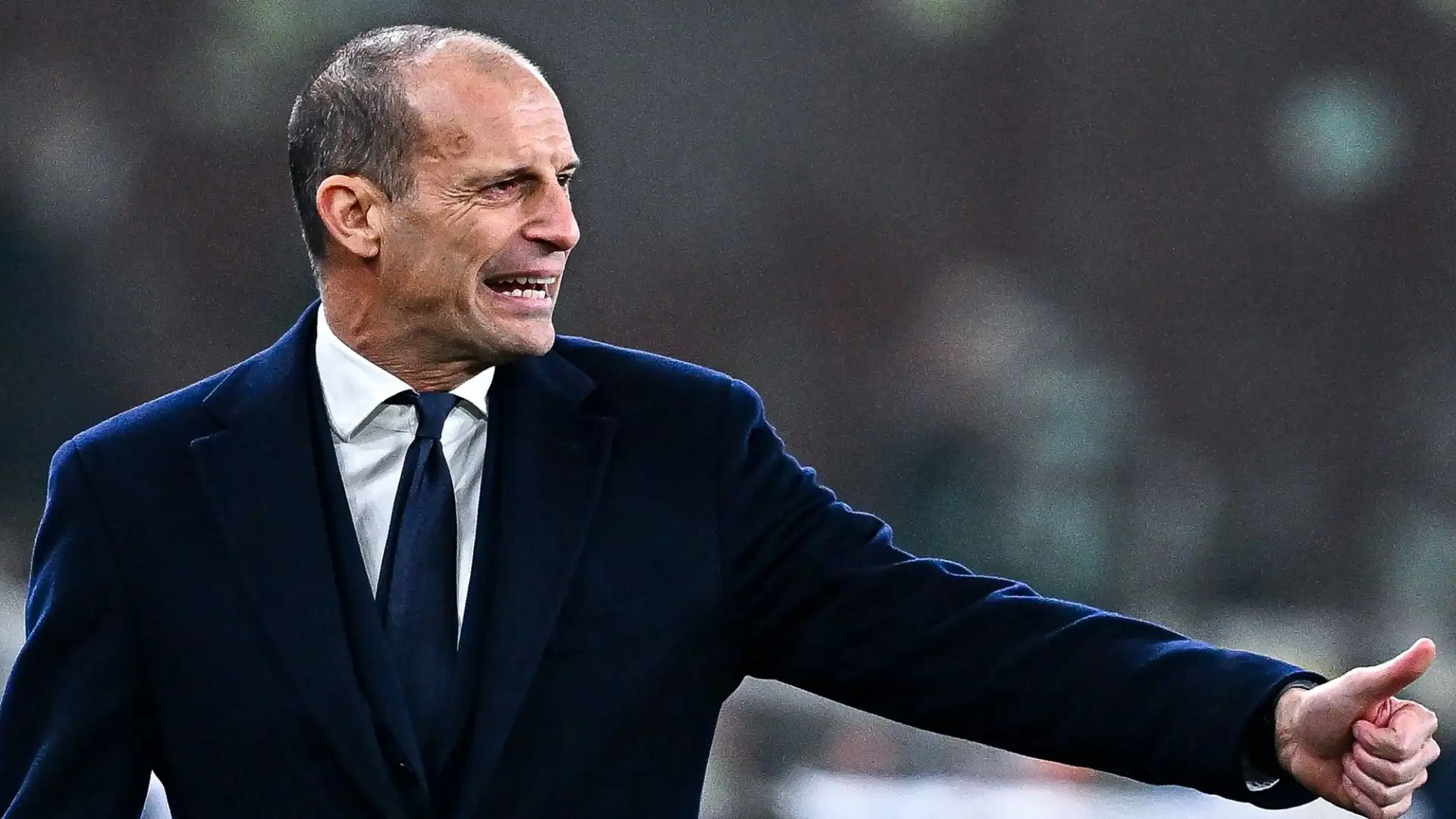 "I ladri scappano e le guardie li rincorrono"