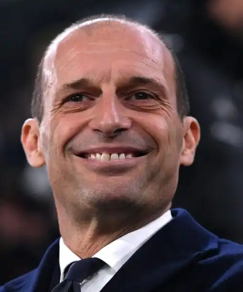 Allegri scatenato: smorfie in campo e battutaccia che scatena l’inferno. Foto