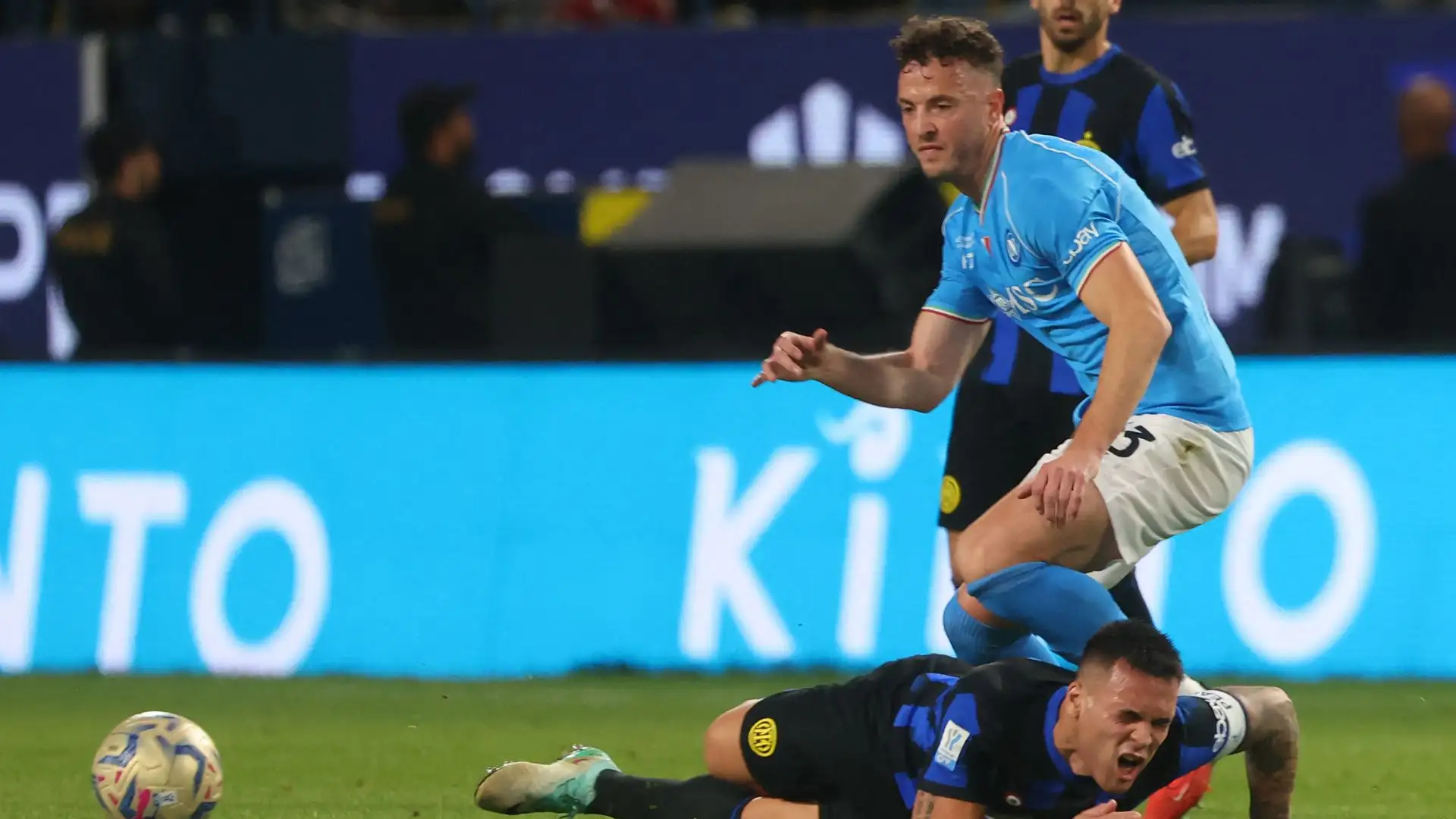 Il Napoli se l'è giocata alla pari fino all'espulsione.