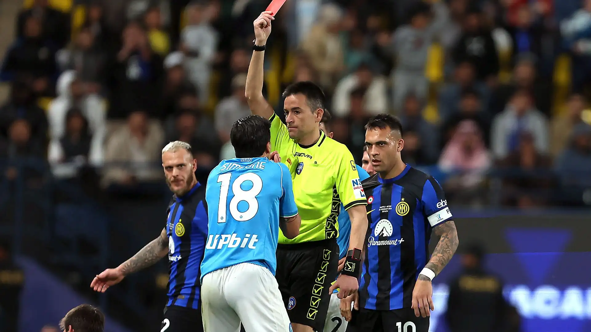 Il Napoli in 10 si è abbassato troppo non riuscendo a ripartire.