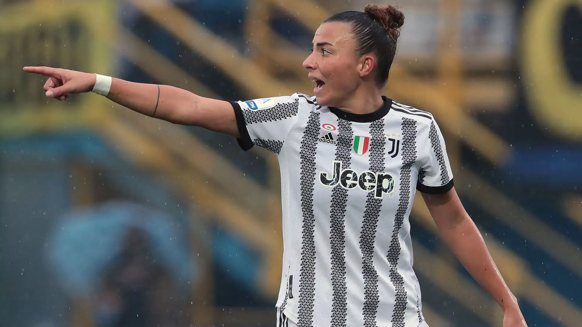 Solo Cristiana Girelli (110) e Barbara Bonansea (71) hanno segnato più gol di lei contando tutte le competizioni (53 reti in 198 presenze)
