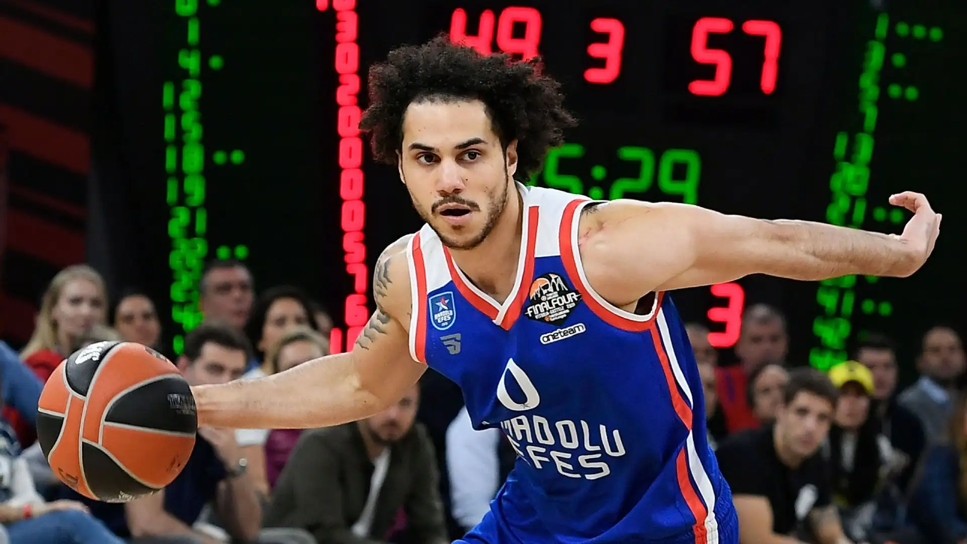 1. Shane Larkin (Anadolu Efes): 4 milioni di dollari