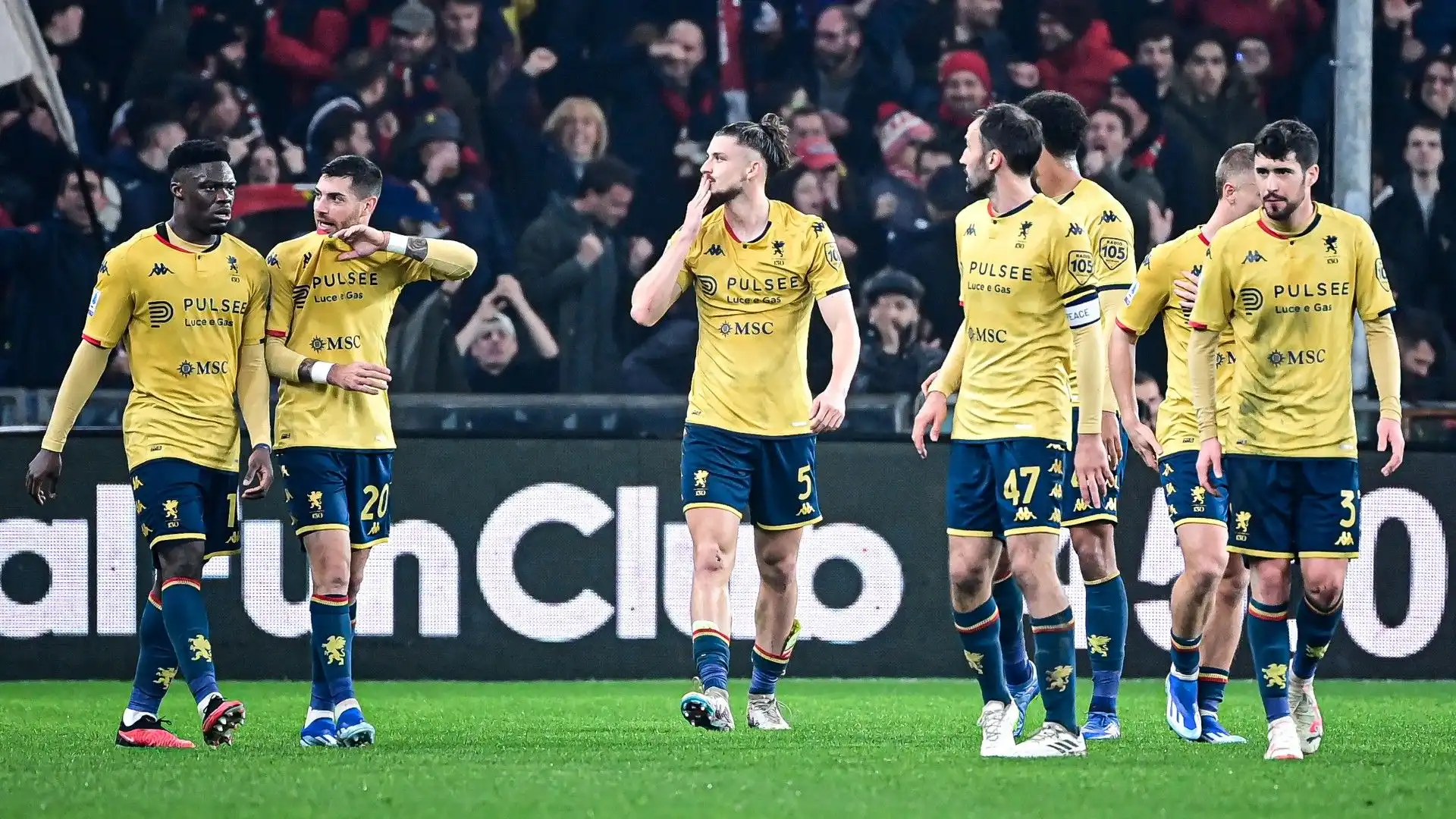 Bayern Monco, Tottenham e Napoli in lotta per il feroce difensore. Foto
