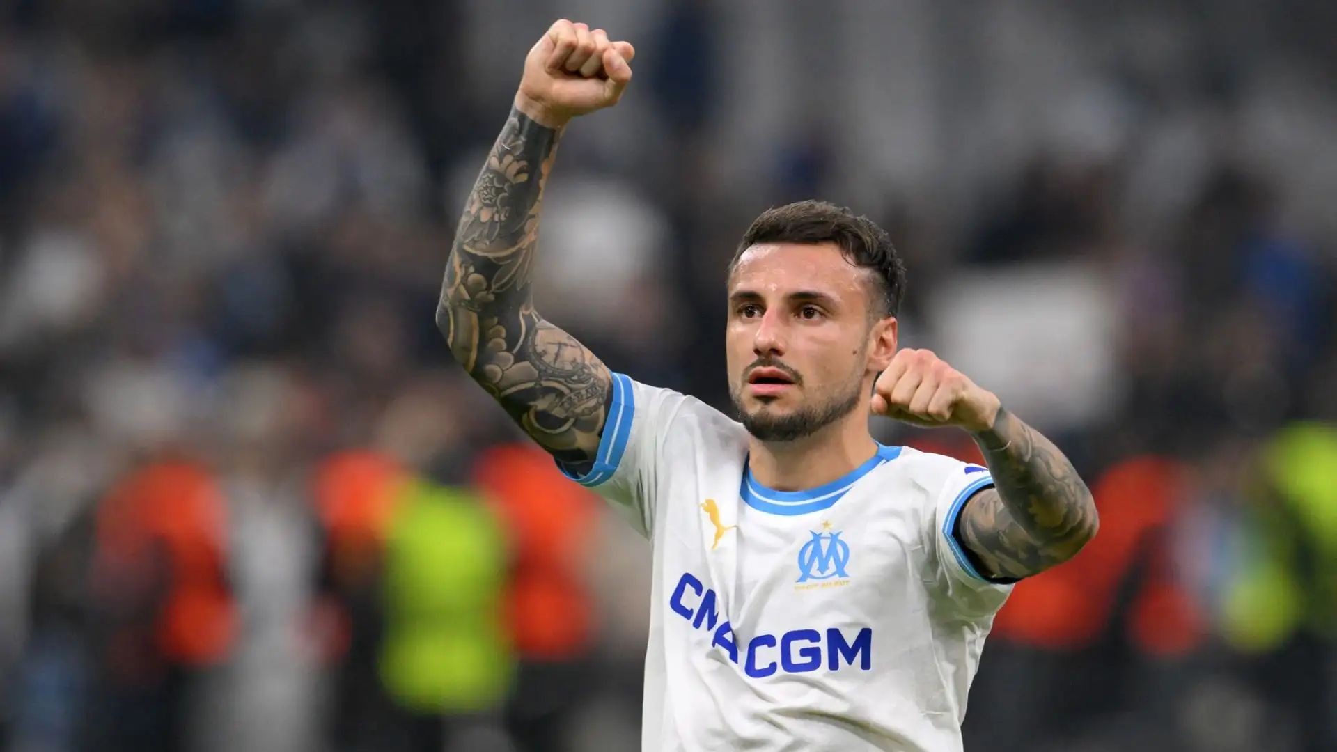 Il terzino destro ha giocato in Bundesliga con la maglia dell'Arminia dal 2018 al 2020