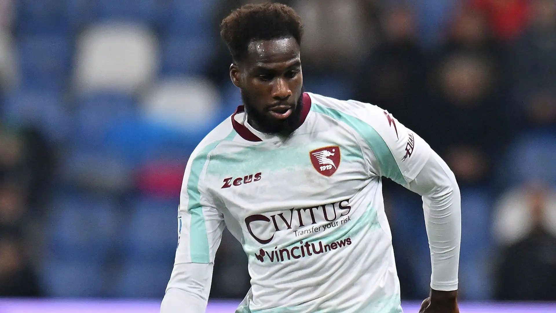 Ha un contratto con la Salernitana fino al 2026