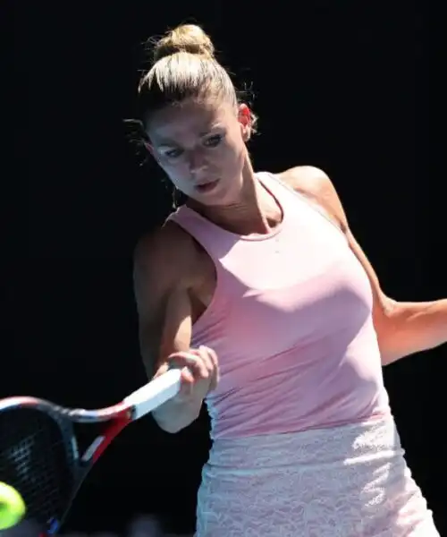 Camila Giorgi eliminata tra gli applausi