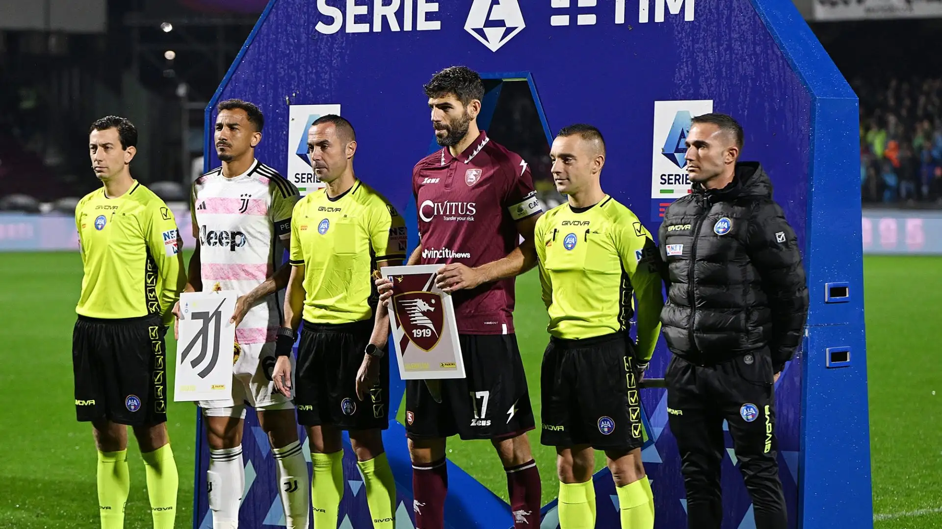 "Inoltre c'è stato un atteggiamento arbitrale discutibile durante i novanta minuti. Costil è stato continuamente richiamato dall'arbitro, cosa non accaduta sul versante opposto"