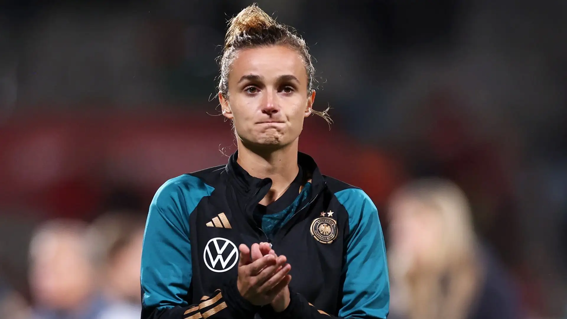 Con il Bayern Monaco la Magull ha vinto due titoli tedeschi collezionando 96 presenze e 29 gol
