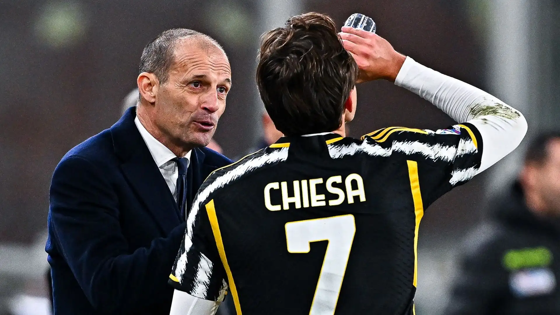 Giuntoli e i dirigenti juventini non vogliono prendersi rischi in vista della volata scudetto e stanno pensando ad un colpo in extremis