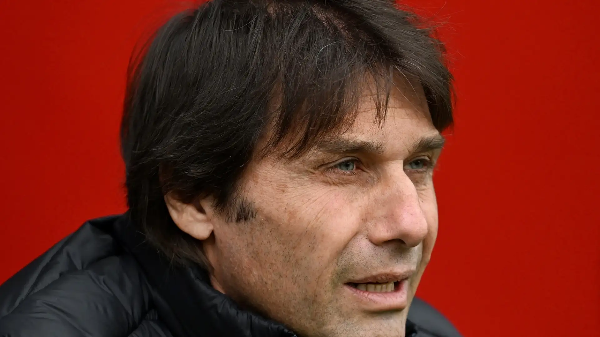 Il Milan ha in lista quattro possibili sostituti, già avvisati: il primo è Antonio Conte, attualmente senza panchina