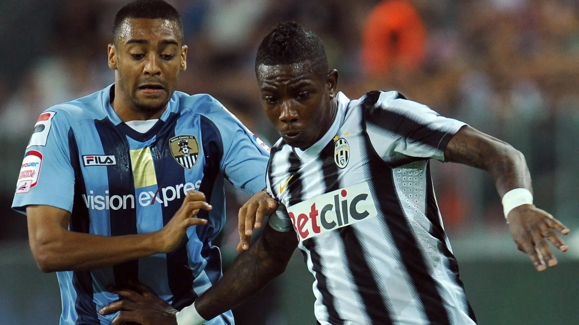 A luglio 2012, un anno dopo il suo acquisto, la Juventus decise di venderlo al Werder Brema per 5.5 milioni di euro
