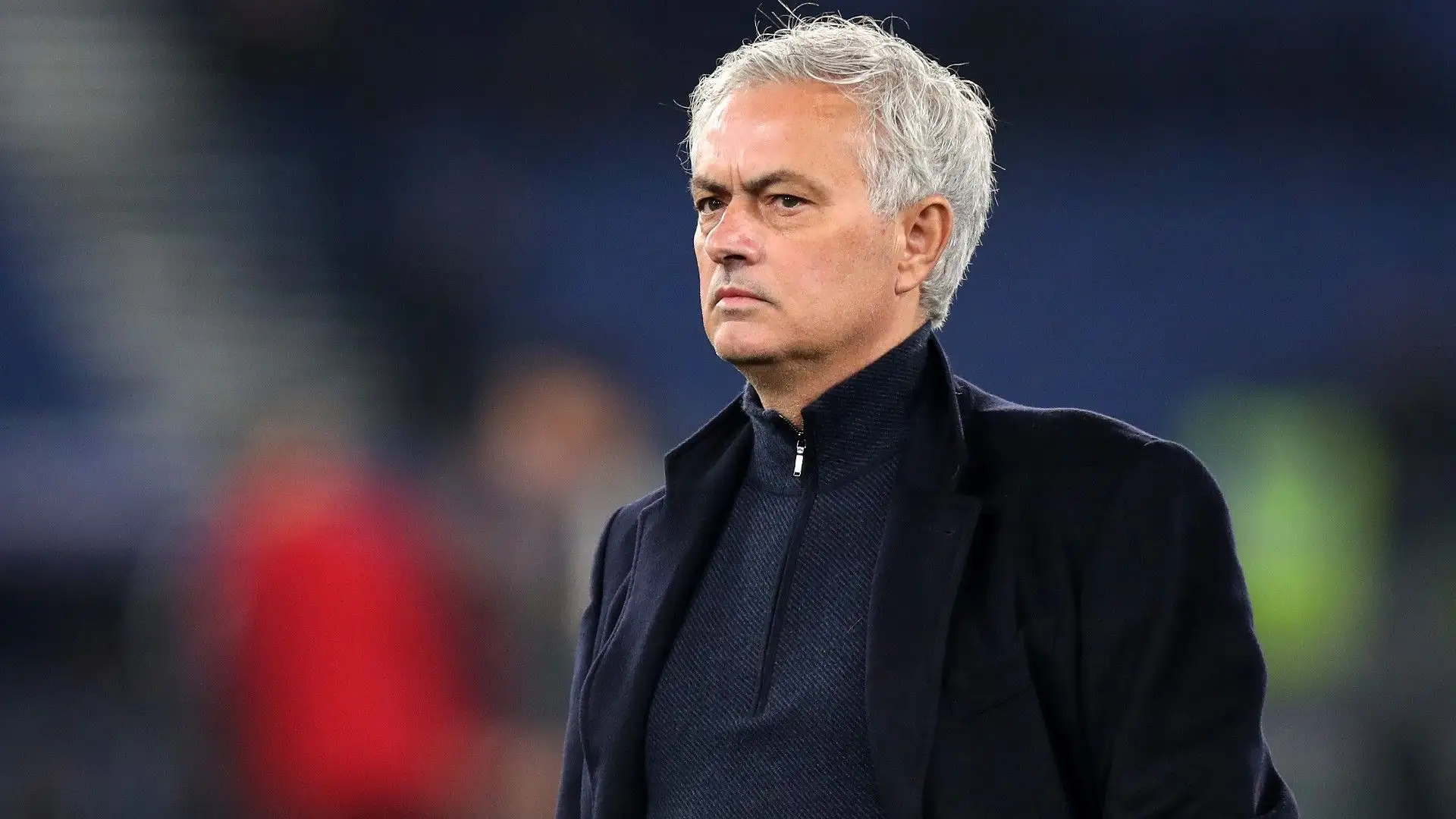 Chiusura per Mourinho: "Non c'entra nulla con il Napoli. È un grande allenatore, molto simpatico, irruento, ma credo che il suo destino sarà fuori dall'Italia. Non di certo a Napoli"
