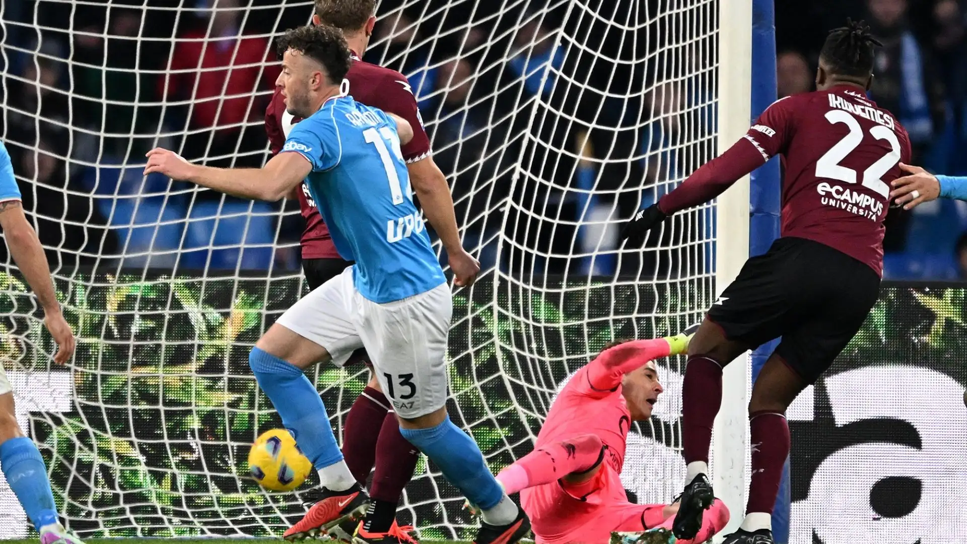 Il Napoli è temporaneamente sesto a 31 punti
