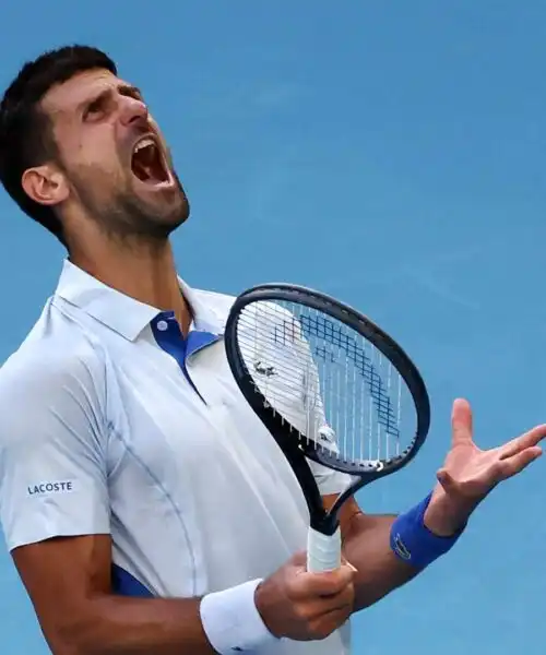 Australian Open, Novak Djokovic non sbaglia: è in semifinale