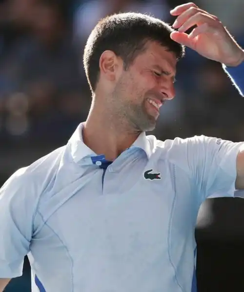 Djokovic, non ha funzionato nulla: le smorfie dell’ex Re di Melbourne, foto